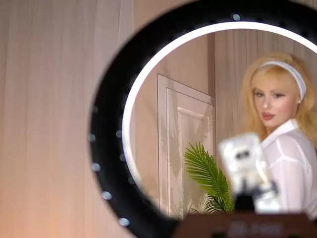 Freechat AdelineKing on BongaCams