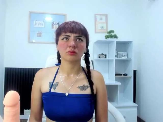 Offline alejandra- on BongaCams