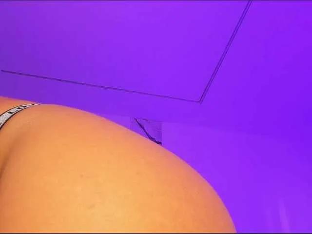 Freechat Alysson-18 on BongaCams