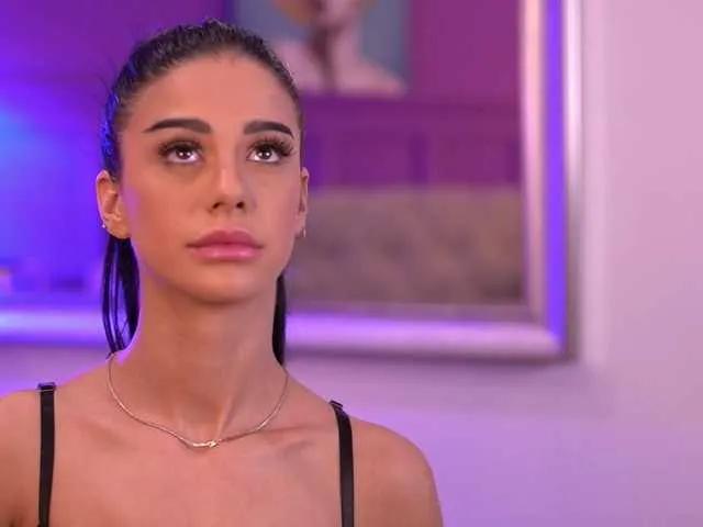 Offline ArinaRhodes on BongaCams