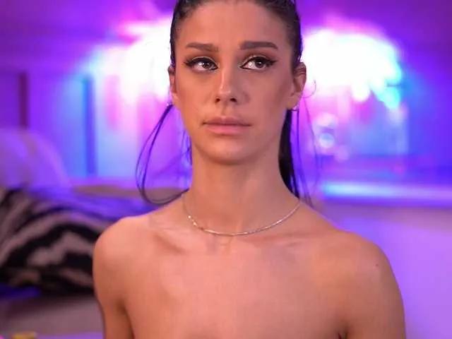 Offline ArinaRhodes on BongaCams