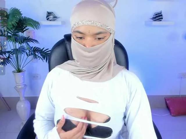 Aura-cuutee on BongaCams 