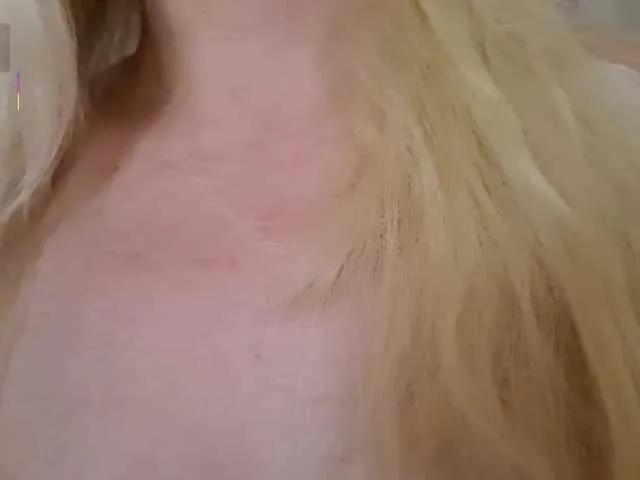 Offline Bella-J on BongaCams