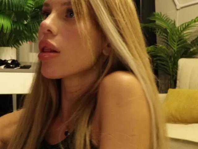 Freechat blondinochkaa on BongaCams