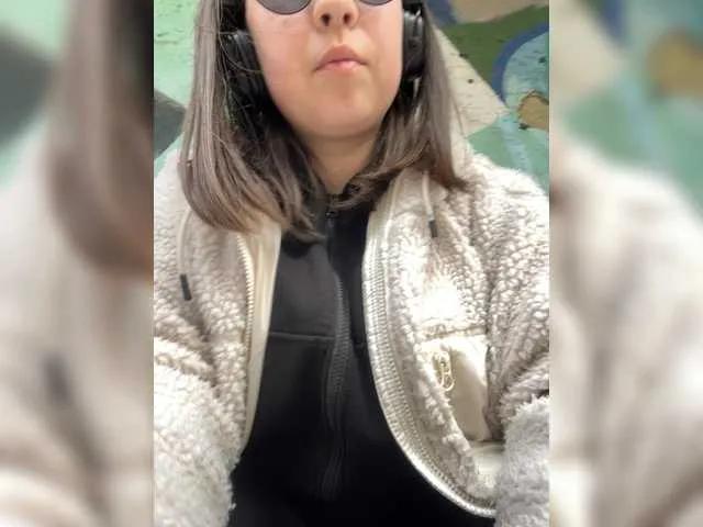 Offline blue-moonlight on BongaCams