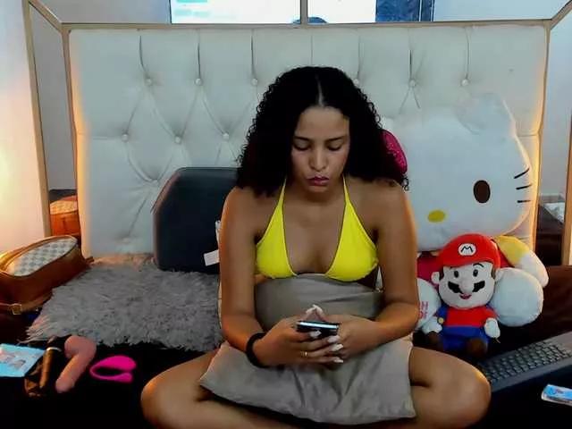 Freechat Camila-sex-latina on BongaCams