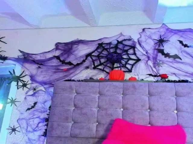 Offline Carla-jones on BongaCams