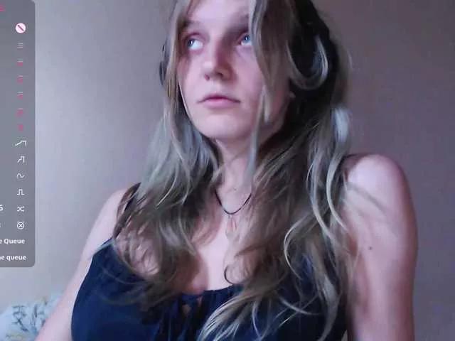 Offline CatinMilkland on BongaCams