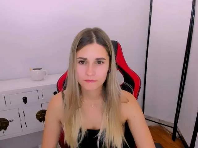 Offline CatrinGood on BongaCams