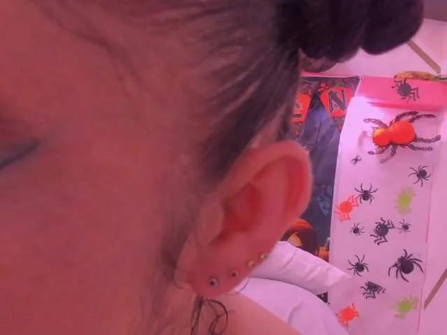 Freechat charlotte-111 on BongaCams