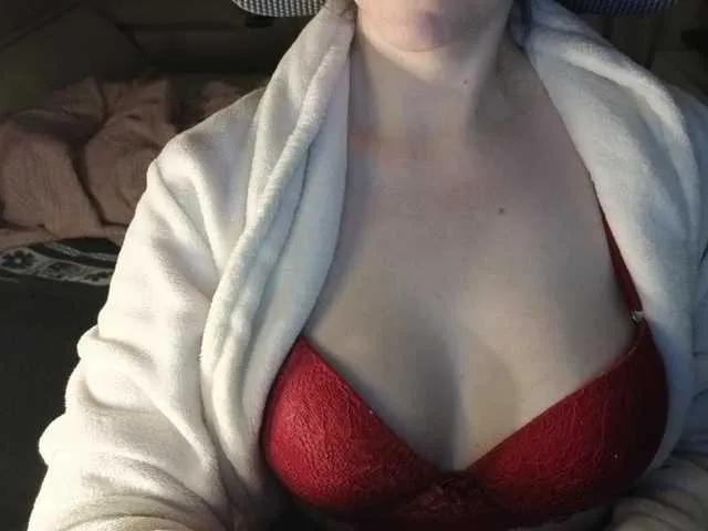 Freechat CreamyWoman on BongaCams