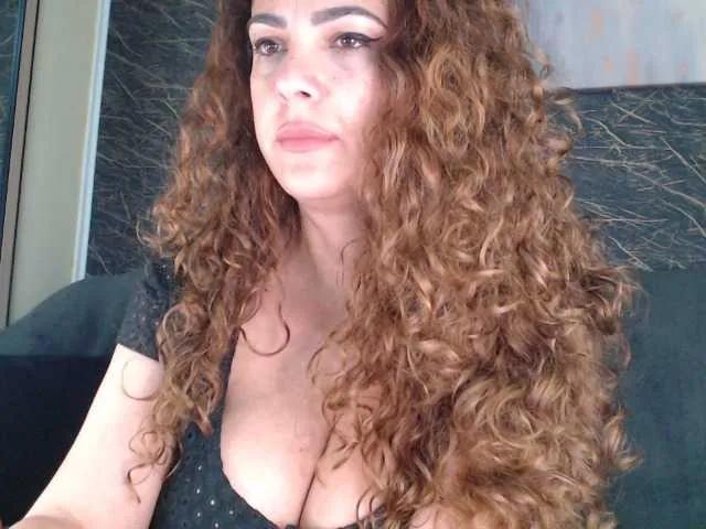 Offline curlygirl35 on BongaCams