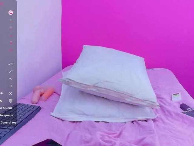 Offline Daddyfavouritegirl on BongaCams