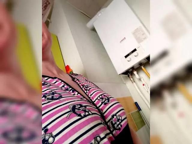 Elena565-1 on BongaCams 