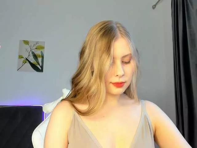 Offline elliediaz on BongaCams