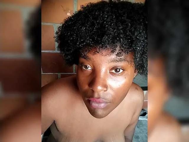 Freechat EmiliAddams on BongaCams