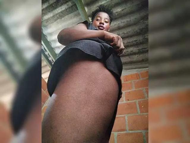 Freechat EmiliAddams on BongaCams