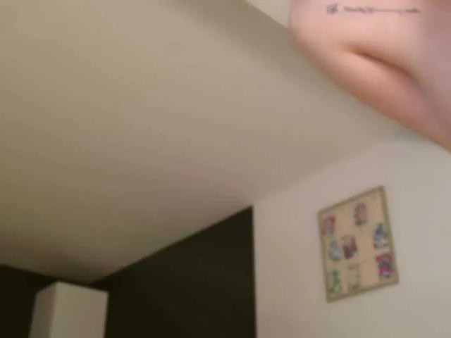 Offline EmilyxJames on BongaCams