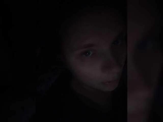 Freechat esterjohns on BongaCams