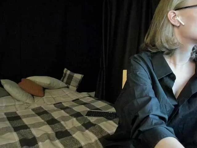 Freechat eva-adamova on BongaCams