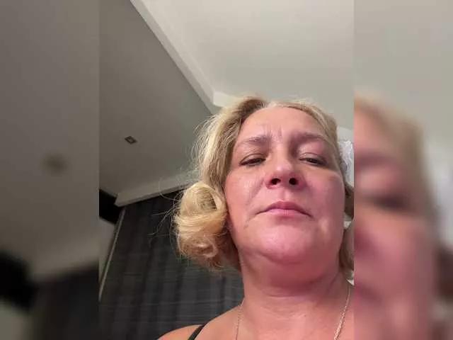 Offline Eva-Bella on BongaCams