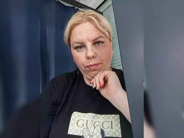 Offline EVA2311 on BongaCams