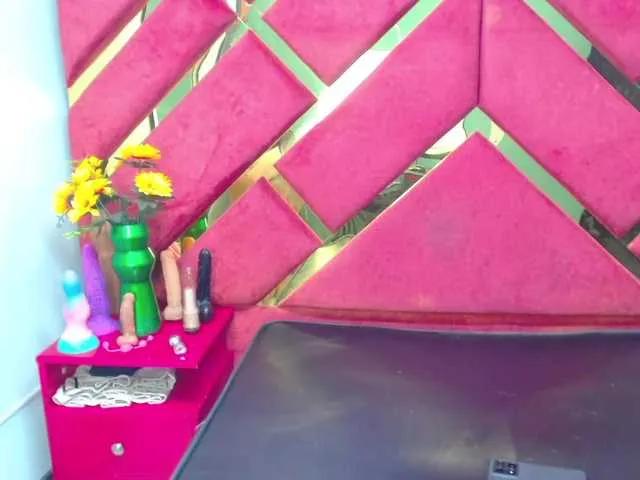 Offline FreyjaNaugthy on BongaCams