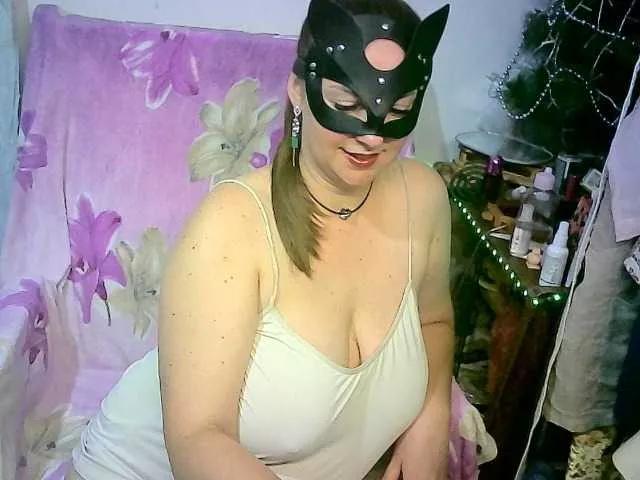 Offline GoldenFisha on BongaCams