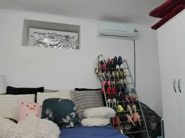 Freechat JuliaHayes90 on BongaCams