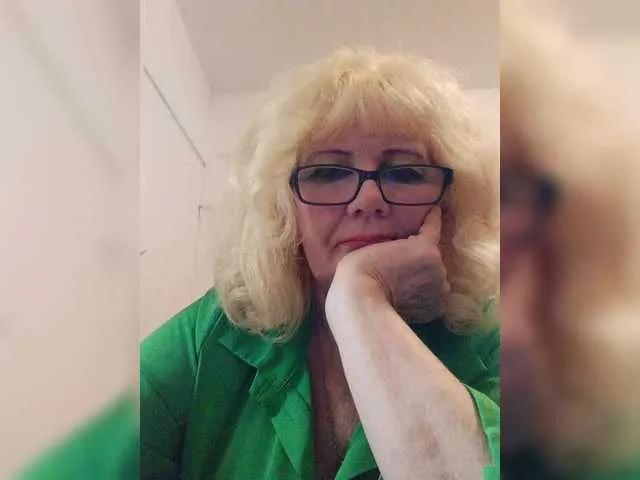 Freechat KASANDRABOLOSHKA on BongaCams