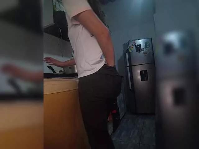 Offline Kingofqueen23 on BongaCams