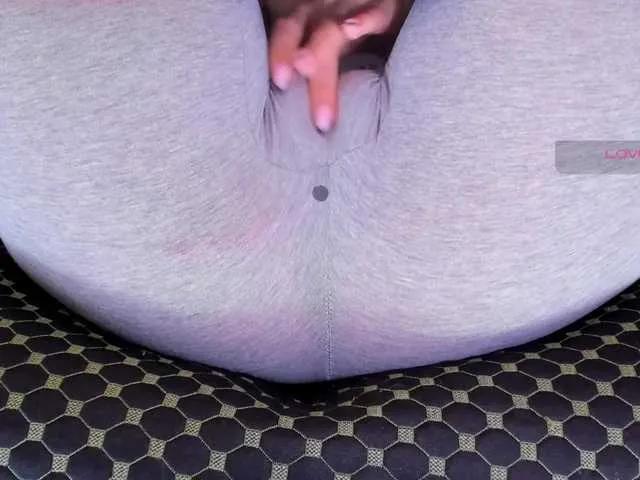 Freechat Kira-Kell on BongaCams