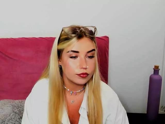 Offline KristyQueen on BongaCams