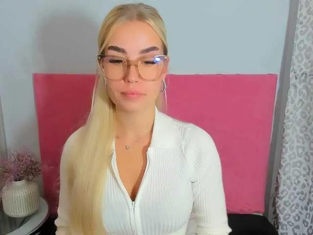 Offline KristyQueen on BongaCams