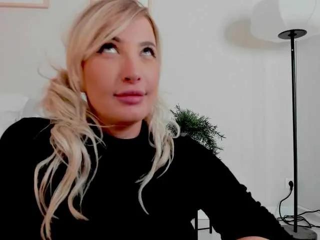 Offline LilouKatt on BongaCams