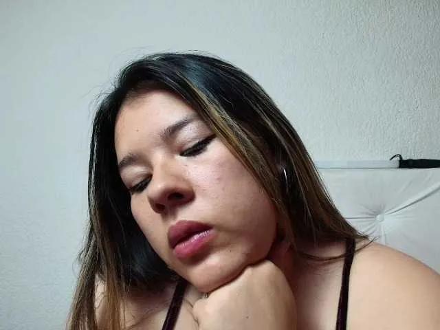 Offline LinaBrowm on BongaCams