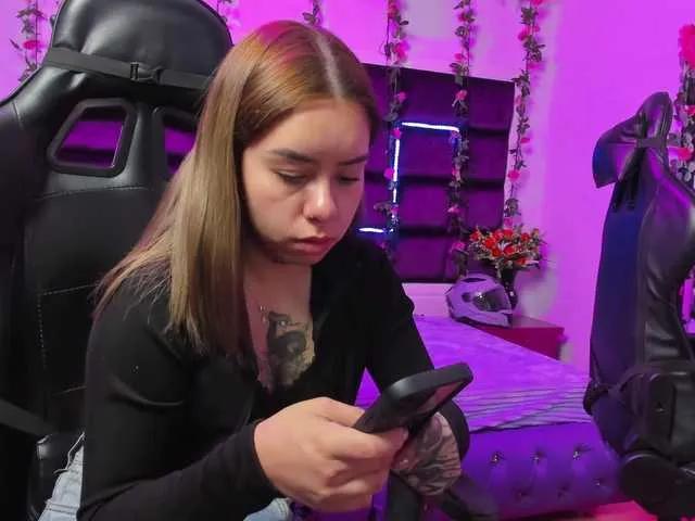 Offline LizaAndCharlottt on BongaCams