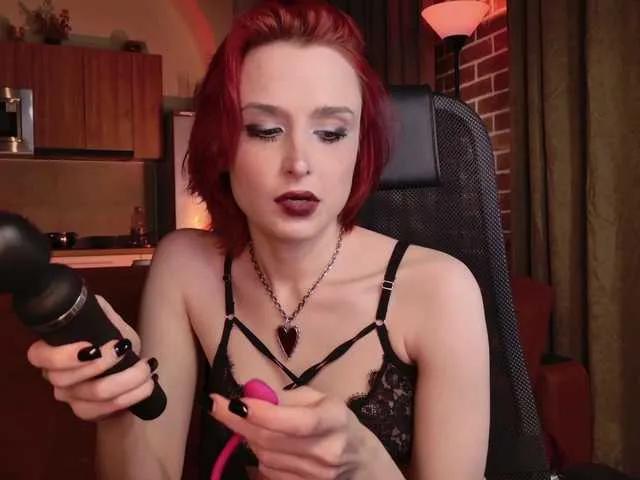 Freechat lunelucy on BongaCams