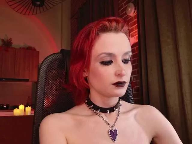 Freechat lunelucy on BongaCams