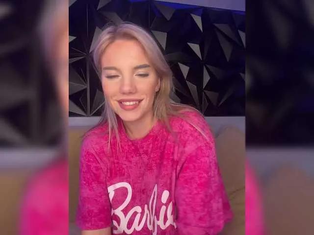 LYLAtop on BongaCams