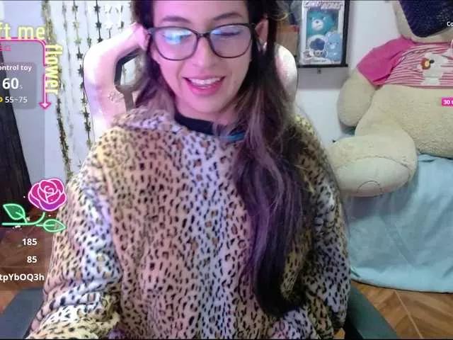 Offline Maggie-Fox on BongaCams