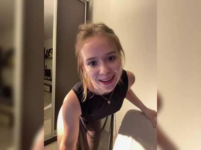 Offline mariaaa-1 on BongaCams