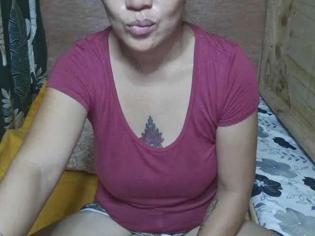 Freechat matureluverr38 on BongaCams