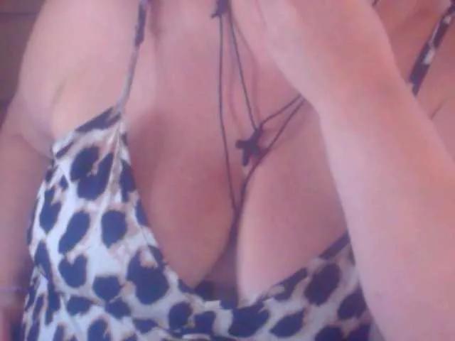 Offline mayalove4u on BongaCams