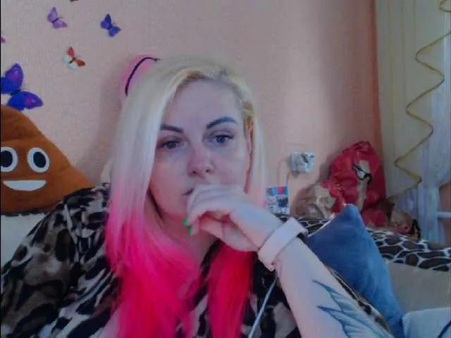 Offline melek-7250 on BongaCams