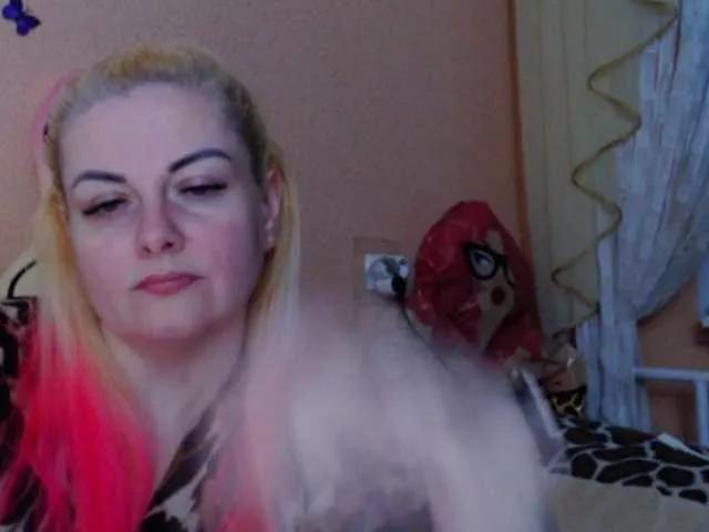 Offline melek-7250 on BongaCams