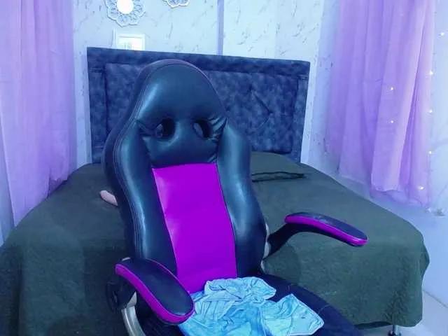 Freechat mia-thommson on BongaCams