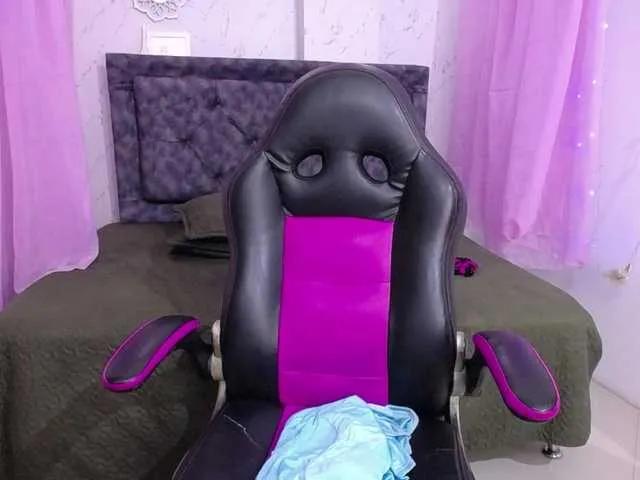 Freechat mia-thommson on BongaCams