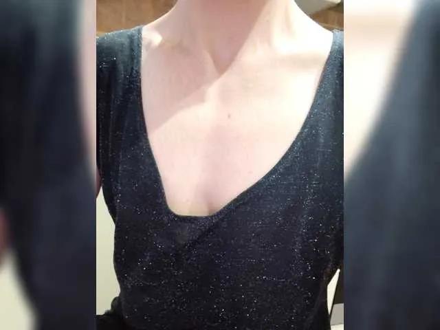 Freechat Mikkai on BongaCams