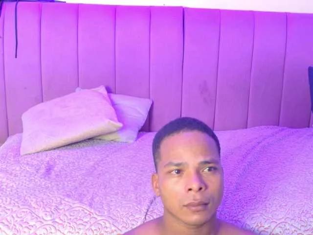 Freechat mila-n-max on BongaCams